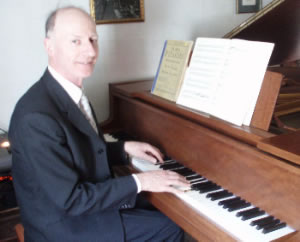 Quintus Benziger at the piano